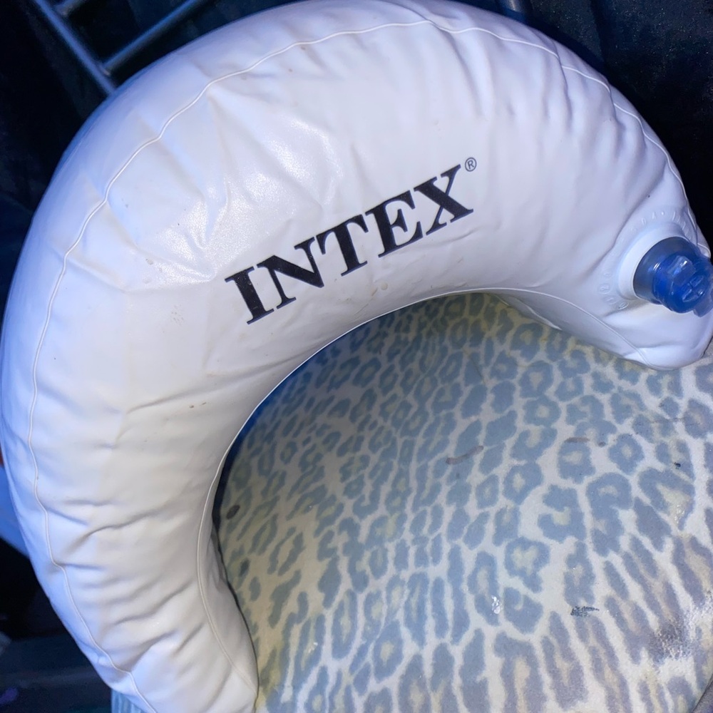 Intex White Inflatable Neck Pillow - Picture 2 of 4